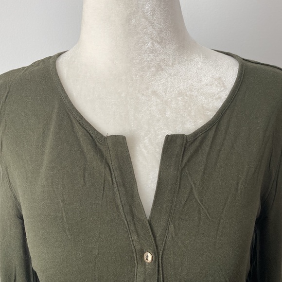 Ann Taylor Henley Top with Adjustable Sleeves - Picture 4 of 7